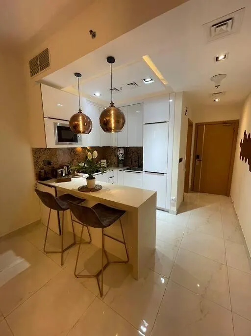 Luxury 5 Star 1 Bed Apartment Dubai